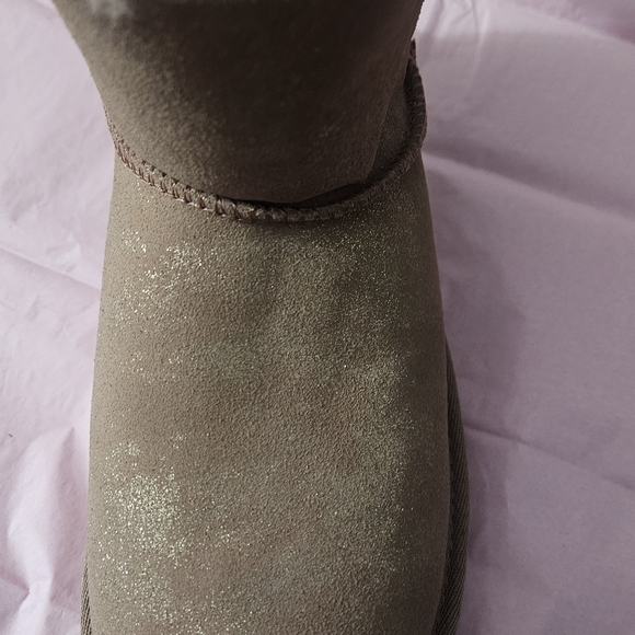 UGG Mini Bailey Bow Glimmer Boots - Starry Pink Metallic - Size 6 - Picture 4 of 12